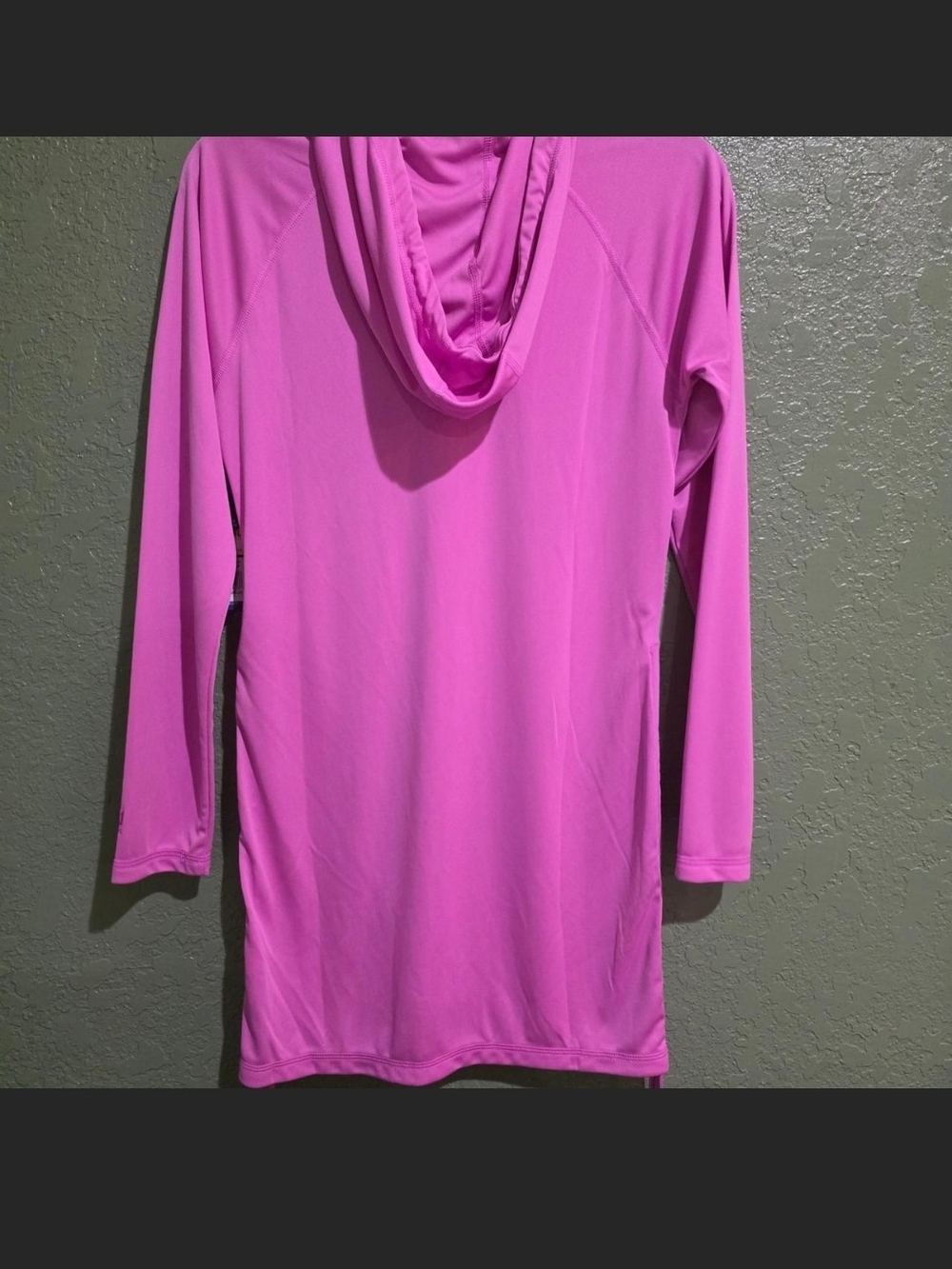 Huk Women's Hot Pink Lightweight Hooded Long Sleeve Top